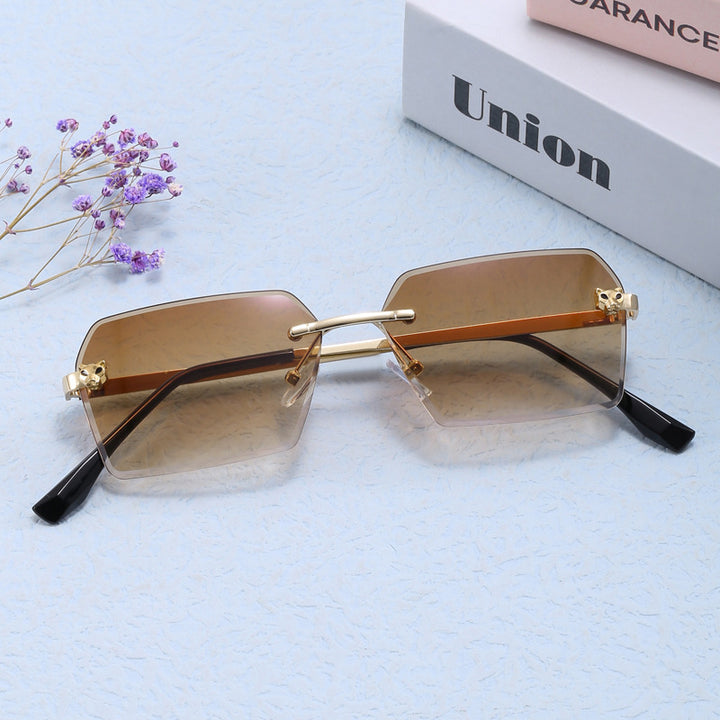 Women's fashionable square sunglasses with elegant metal frame Stornfield