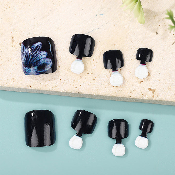 Glamorous artificial nails with floral accents Stornfield