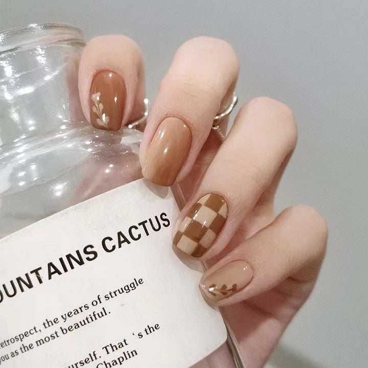 Artful nail art with modern patterns Stornfield