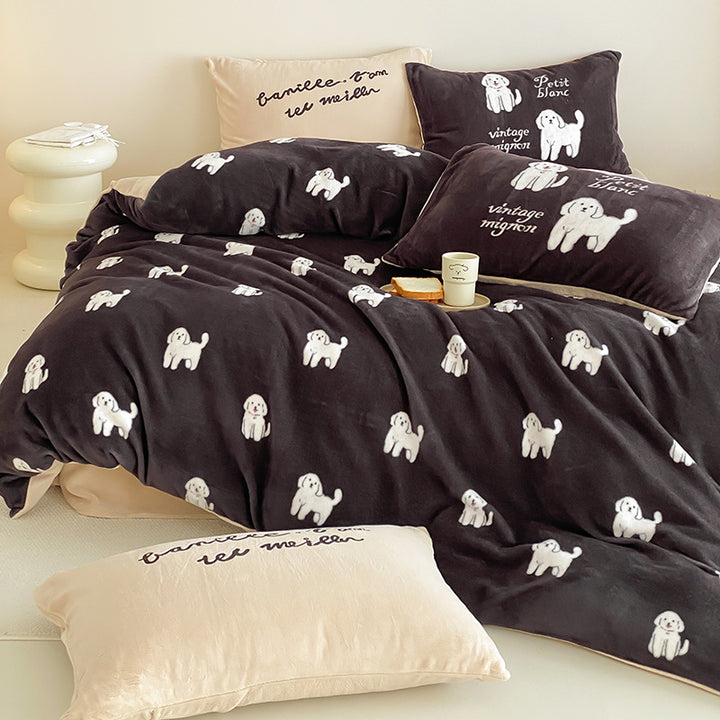 Cozy velour bedding set made of microfiber with all-over dog motif