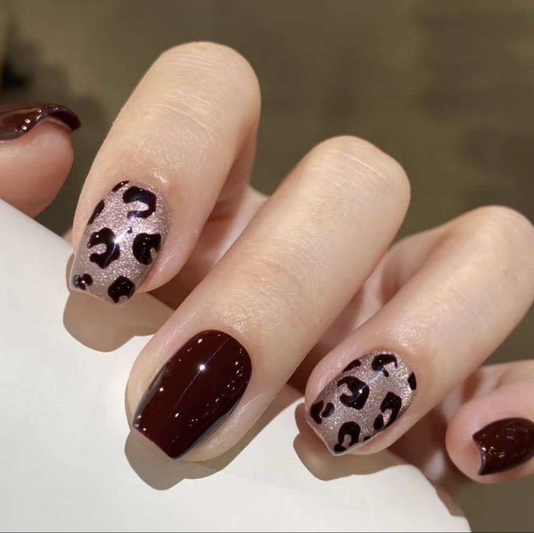 Artificial nails with elegant ombre effect and glitter coating Stornfield