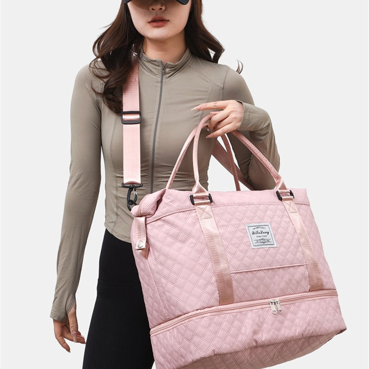 Quilted Multi-Compartment Travel Bag