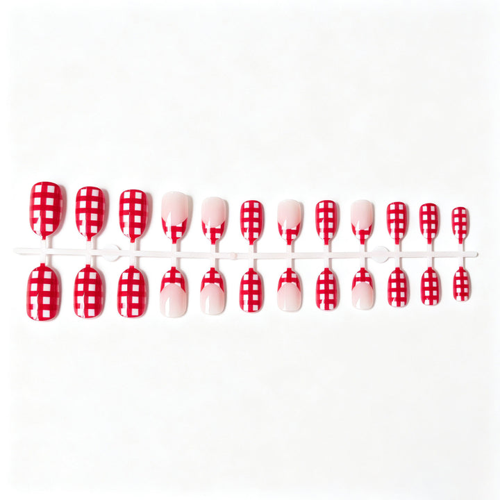 Stylish Gingham Print Nail Art