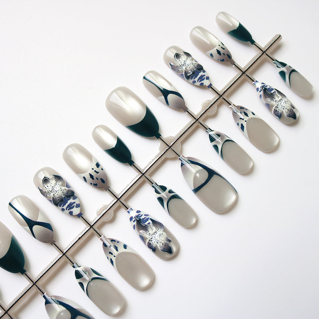 Artistic Floral Nail Art Set Stornfield