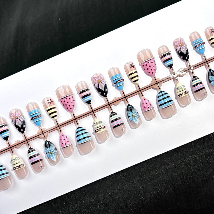 Elegant Polka Dot and Lace Press-On Nail Set
