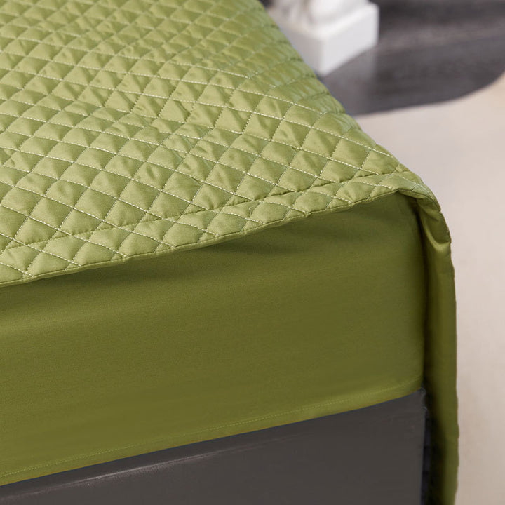 Quilted Diamond Bedspread Set with Ruffled Edge and Matching Pillow Shams