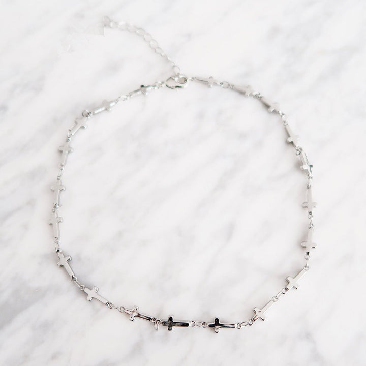 Minimalist Cross Design Chain Necklace Stornfield