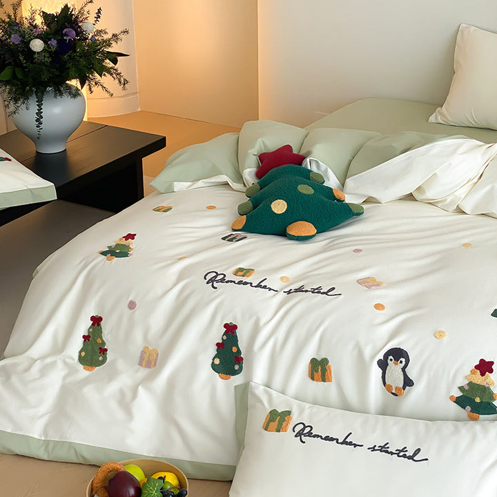 Festive Embroidered Cotton Sateen Duvet Cover and Sham Set with Playful Penguin Motifs and Reversible Border