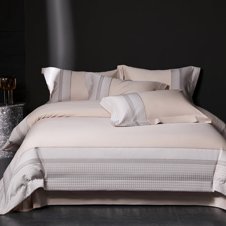 Luxurious cotton satin bedding set with houndstooth jacquard border and pillowcases