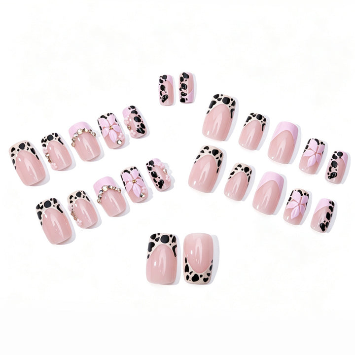 Artificial nail set with elegant flower and lace designs Stornfield