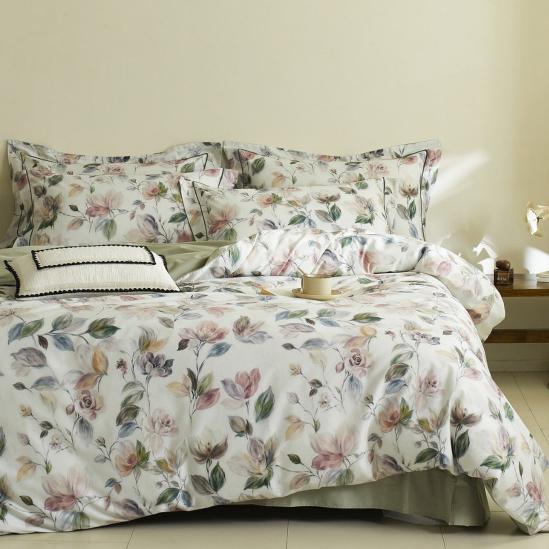 Children's duvet cover set made of cotton satin with watercolor forest animal illustrations and reversible function