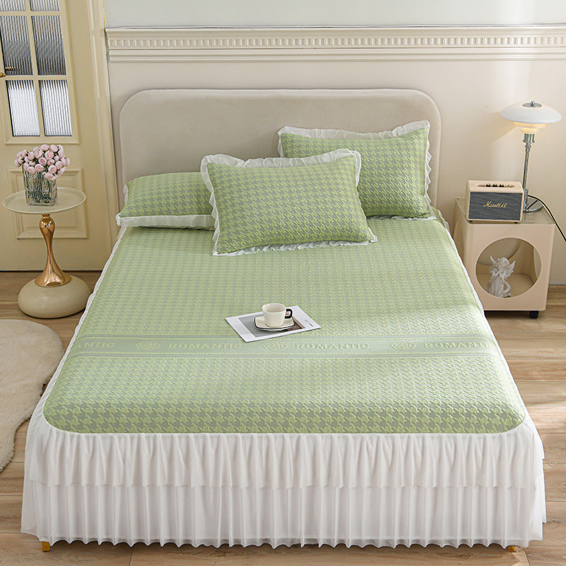 Ladies elegant bedspread set with decorative ruffled hem Stornfield