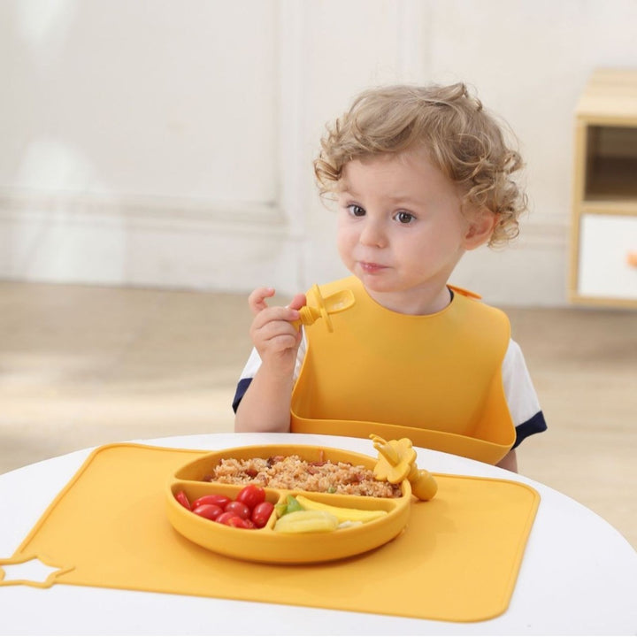 Silicone Placemat with Raised Rim, Non‑Slip Backing and Star Hook