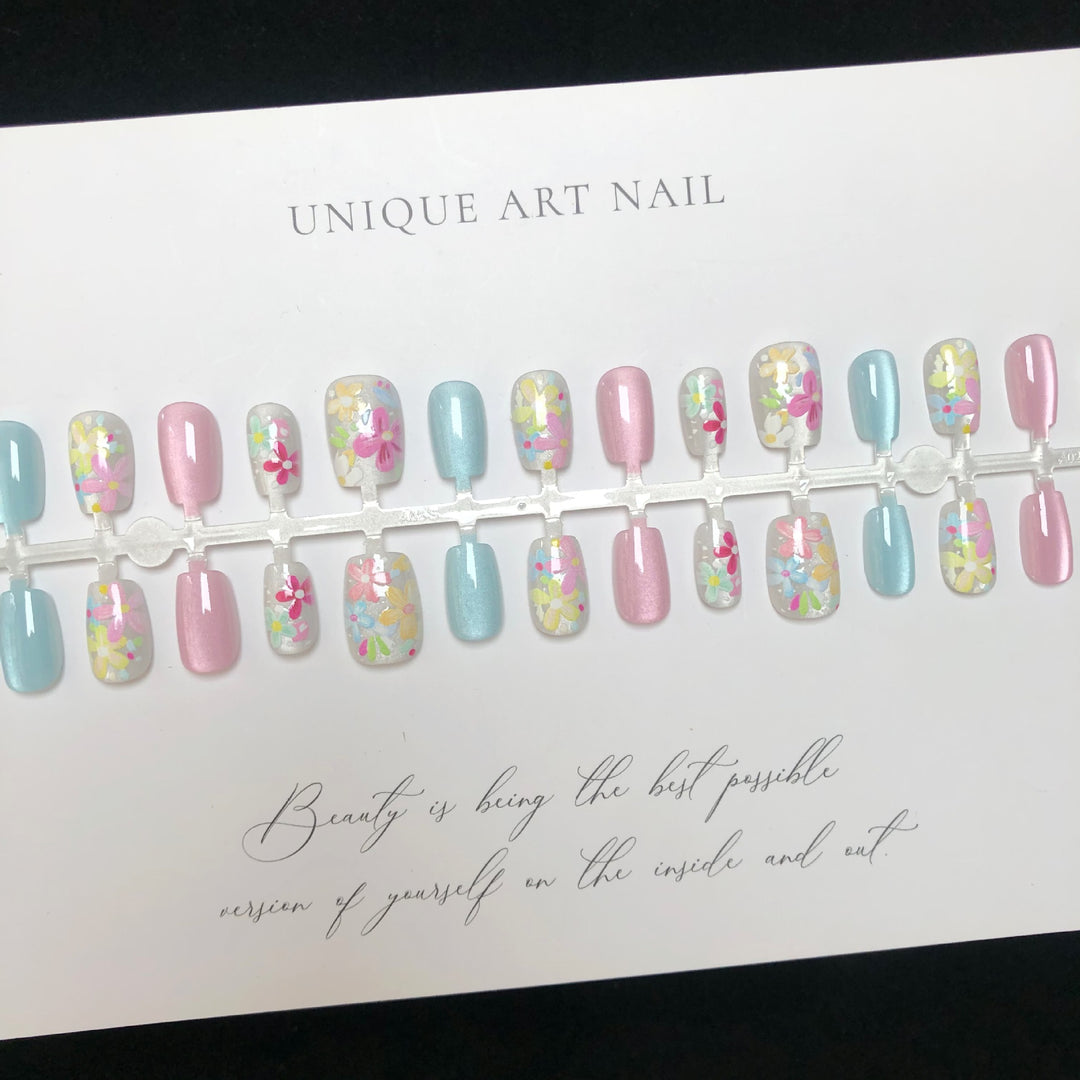 Floral-Themed Press-On Nail Art Set with Decorative Elements
