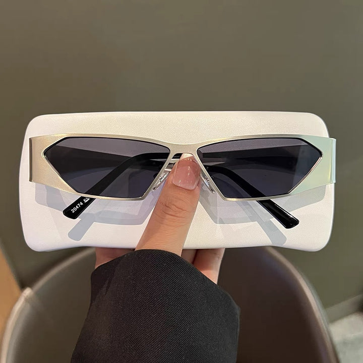 Designer sunglasses with angular frame Stornfield