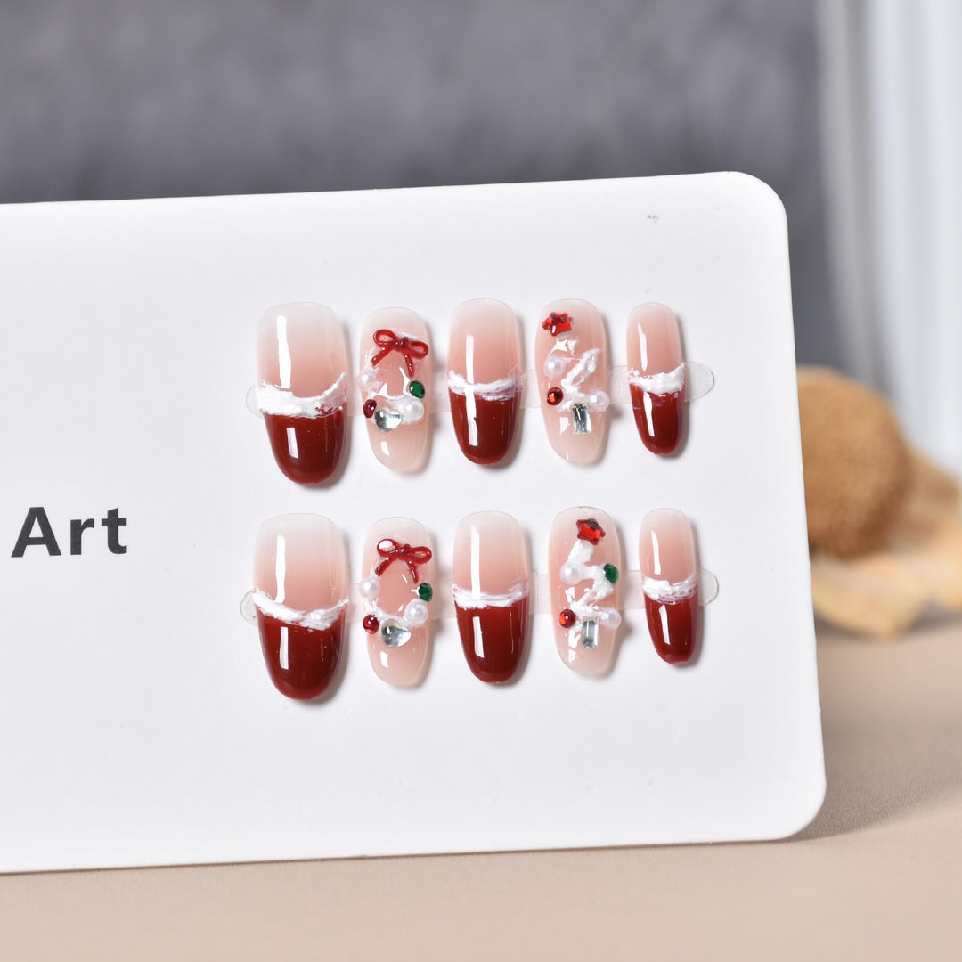 Holiday-Themed Press-On Nail Art Stornfield