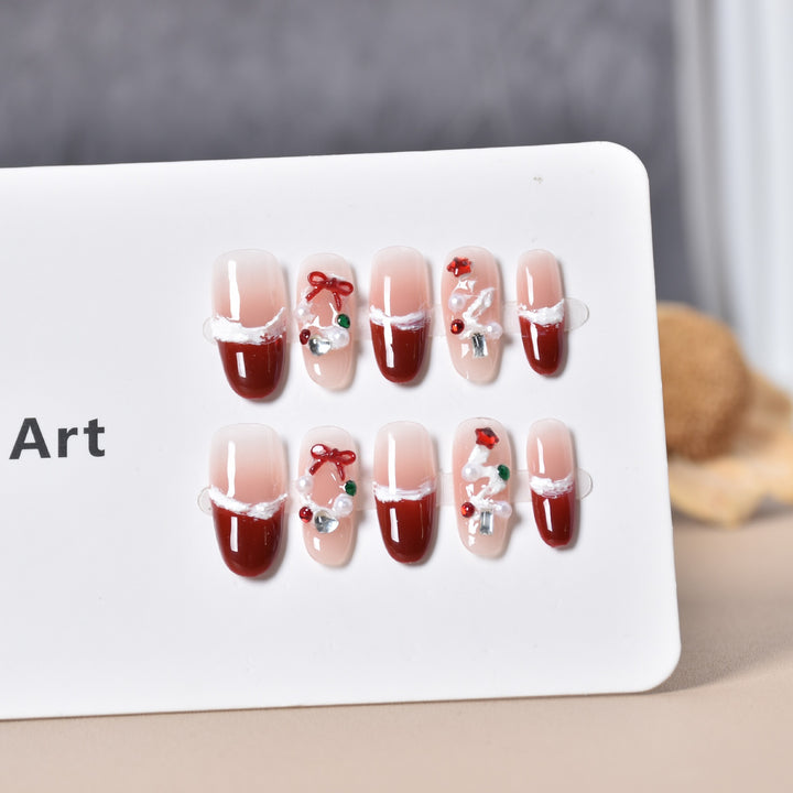 Holiday-Themed Press-On Nail Art Stornfield