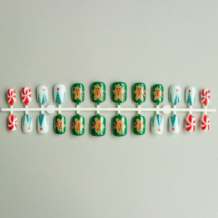 Festive Holiday-Themed Nail Art Set  1790957993