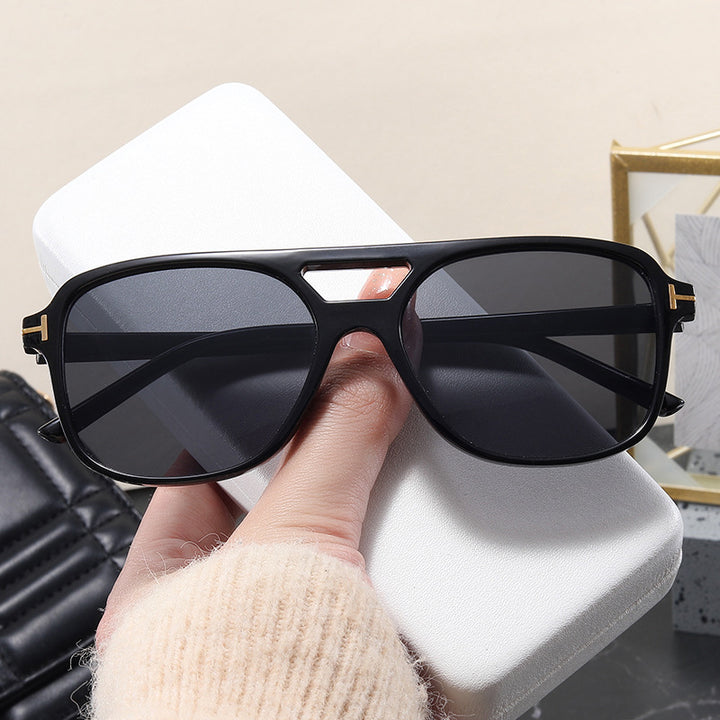 Women’s fashionable glasses with a fine frame and strict contours Stornfield