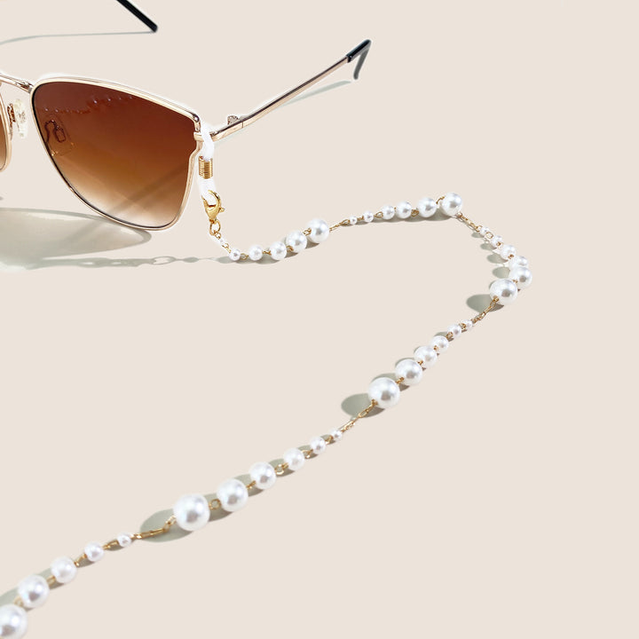 Elegant Pearl Eyewear Chain Stornfield