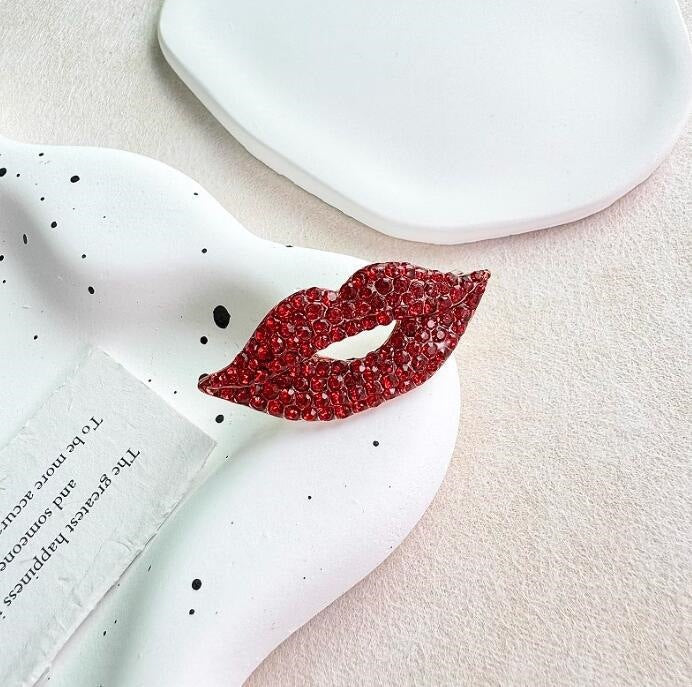 Glittering Lip Brooch Stornfield