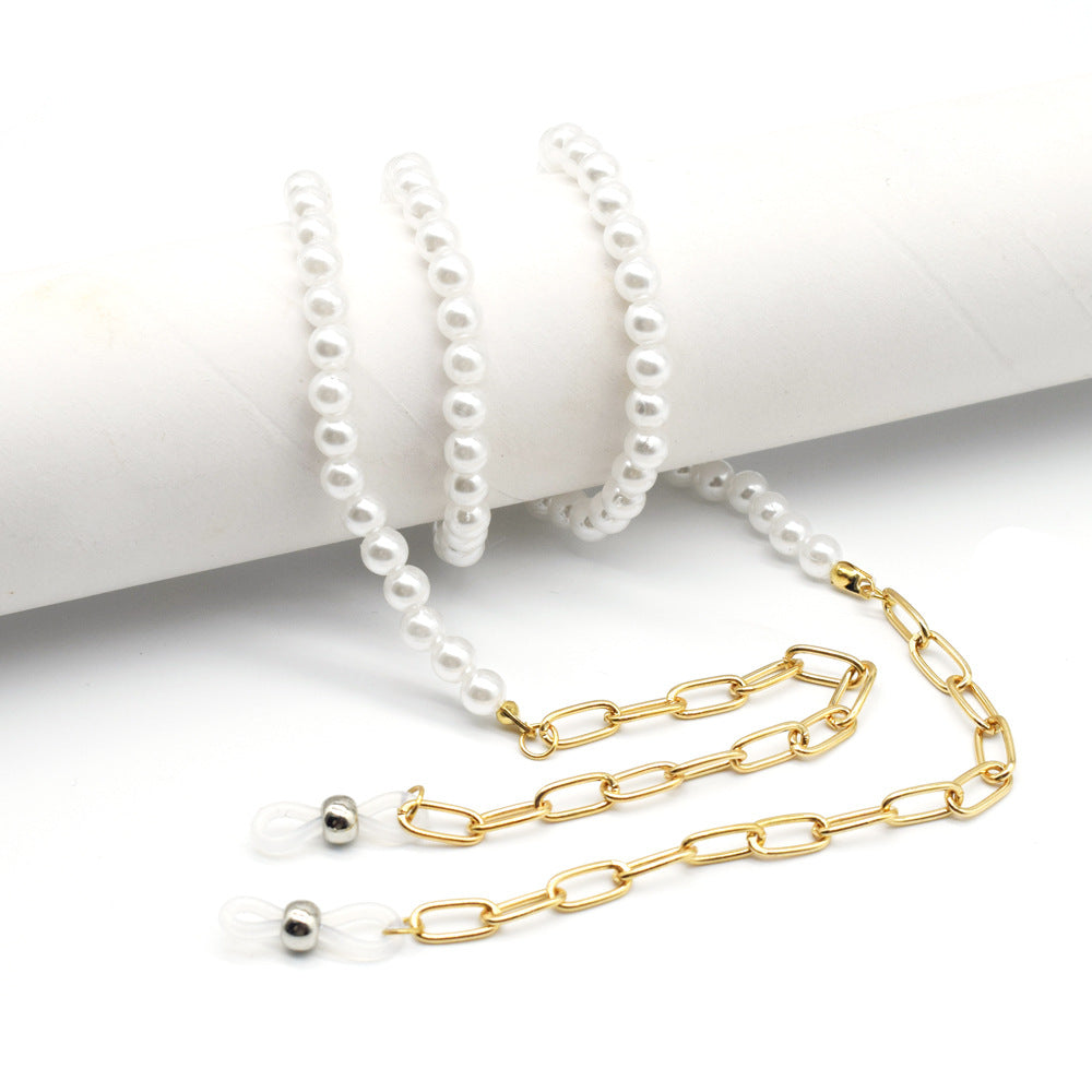 Elegant Pearl and Gold Chain Eyewear Holder Stornfield