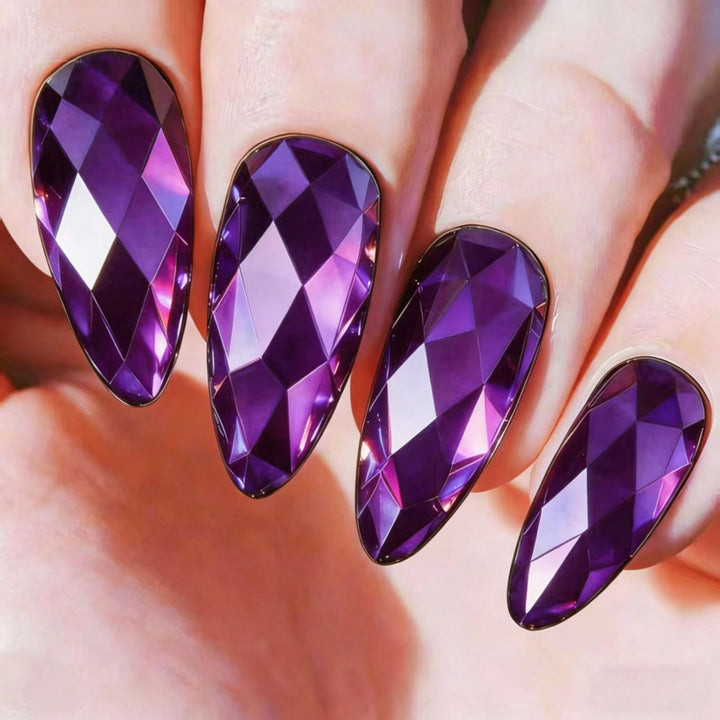 Eye-catching 3D art nails in crystal design Stornfield