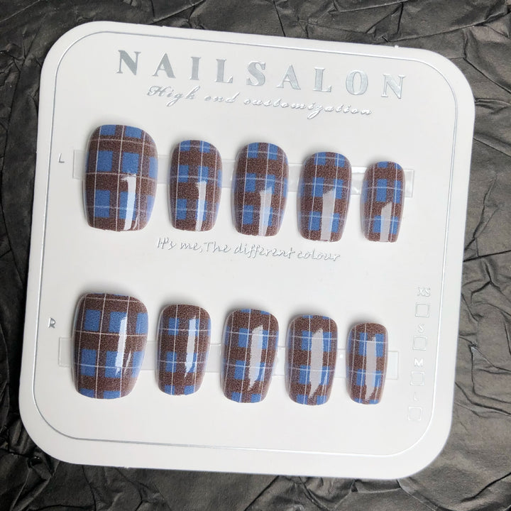 Chic Plaid-Pattern Press-On Nail Set