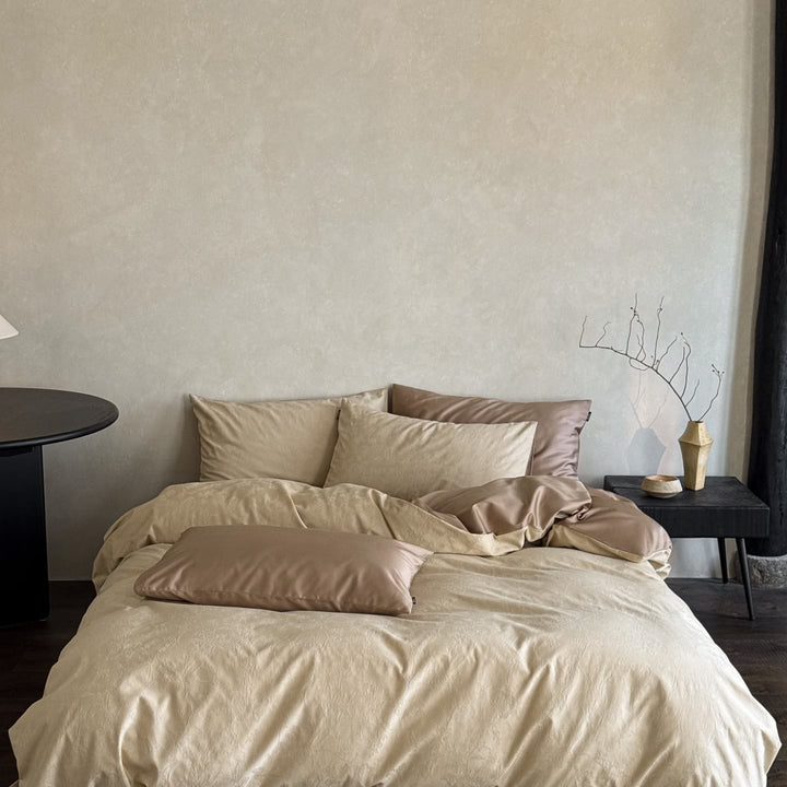 Elegant bed linen set made of cotton satin with embossed fan relief