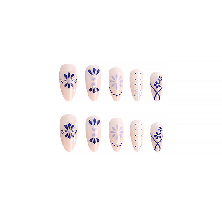 Artful Nail Tips with Flower Motif Stornfield