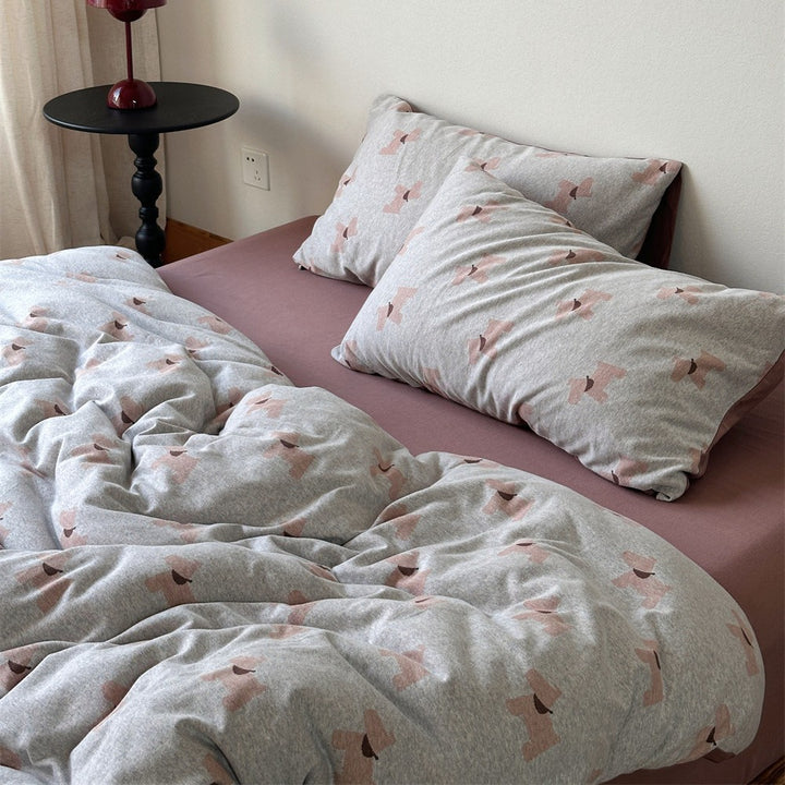 Bedding set made of cotton percale with delicate cherry motif and reversible easy care