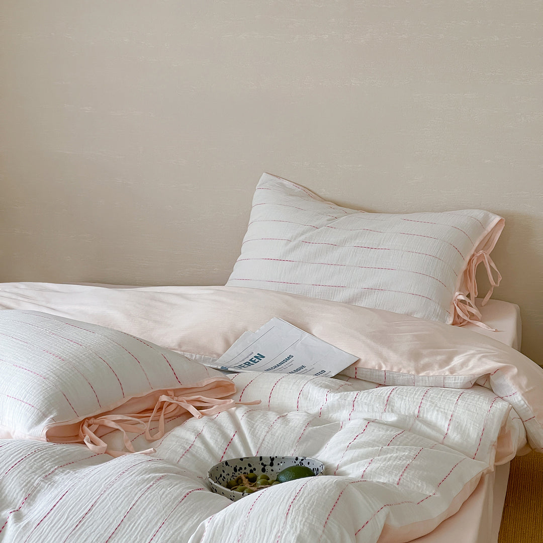 Dezent checked bedding set made of soft cotton percale with a light quilted texture