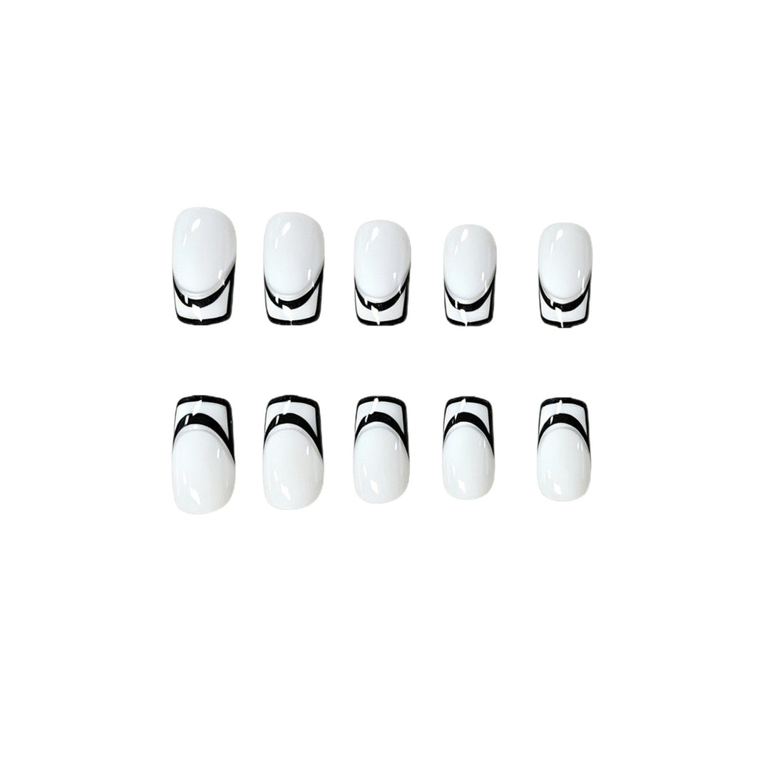 Elegant Geometric Nail Art Stornfield
