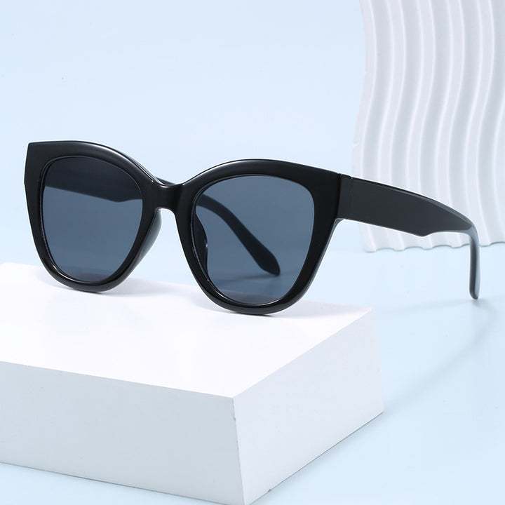 Women's extravagant sunglasses with fashionable design Stornfield