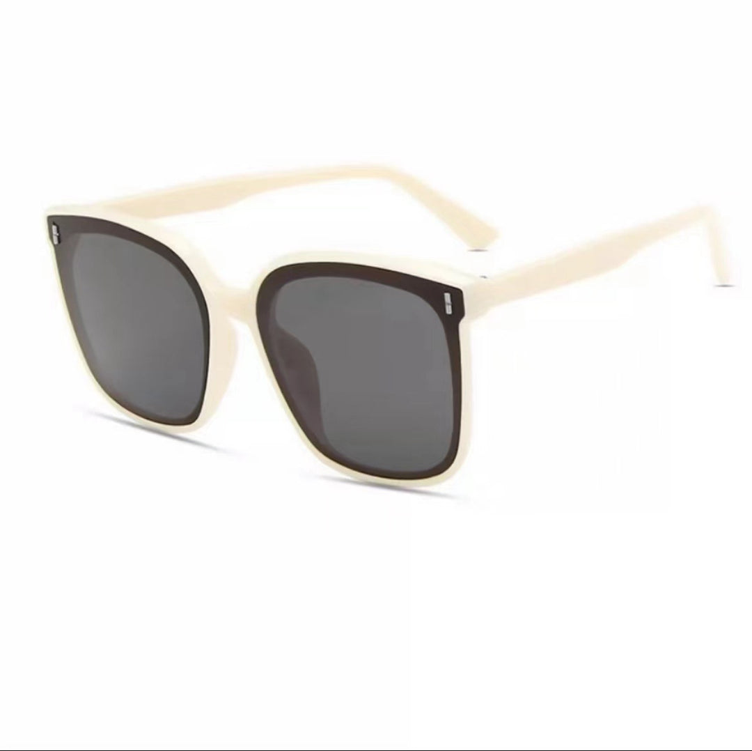 Fashion-Forward Oversized Butterfly Sunglasses Stornfield