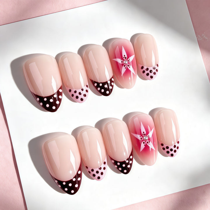 Elegant Press-On Nail Set with Artistic Design