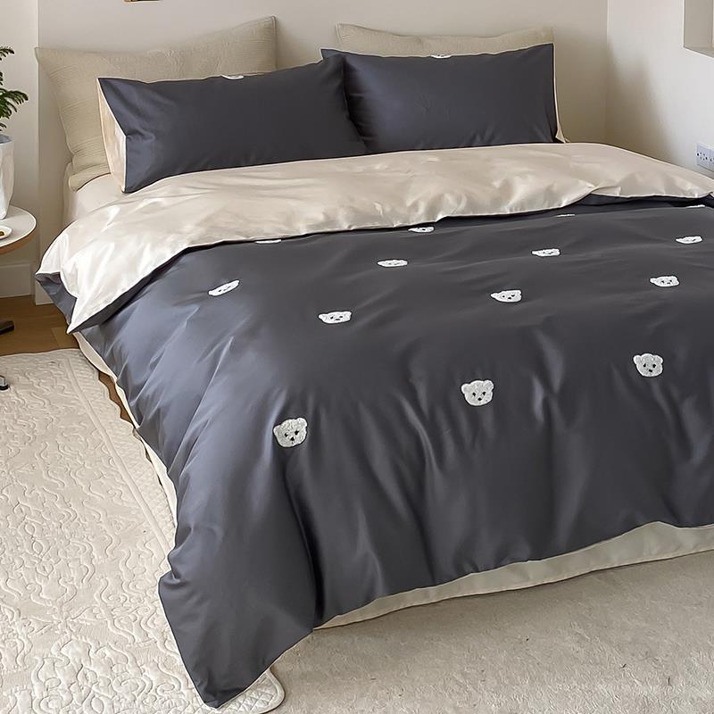 Reversible cotton satin duvet cover set with embroidered sheep and tree appliqués