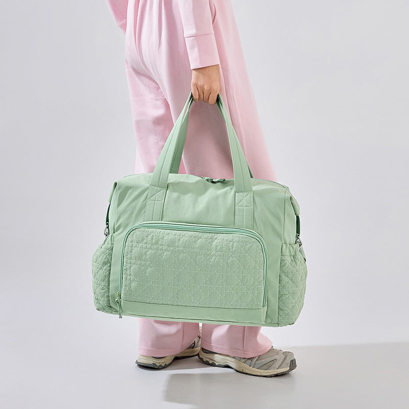 Sporty travel bag with innovative compartment design Stornfield