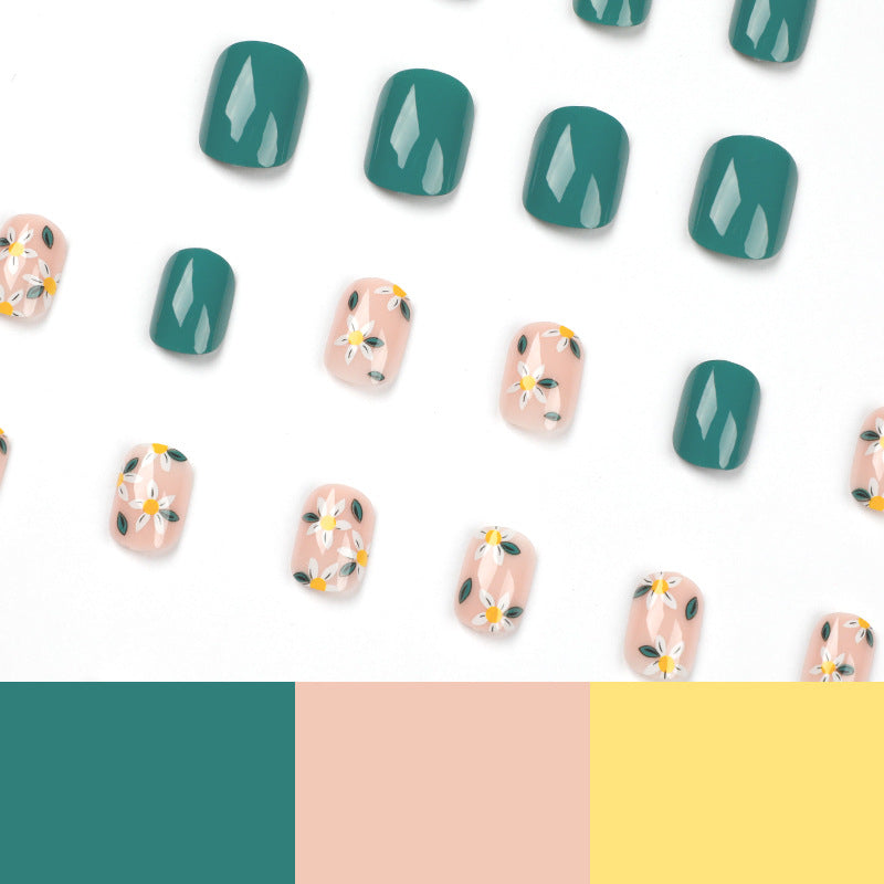 Artful nail art with delicate floral designs Stornfield