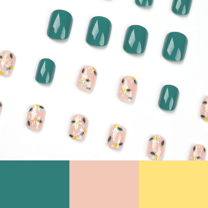 Artful nail art with delicate floral designs Stornfield