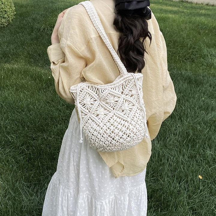 Hand-knotted synthetic fiber bag Stornfield