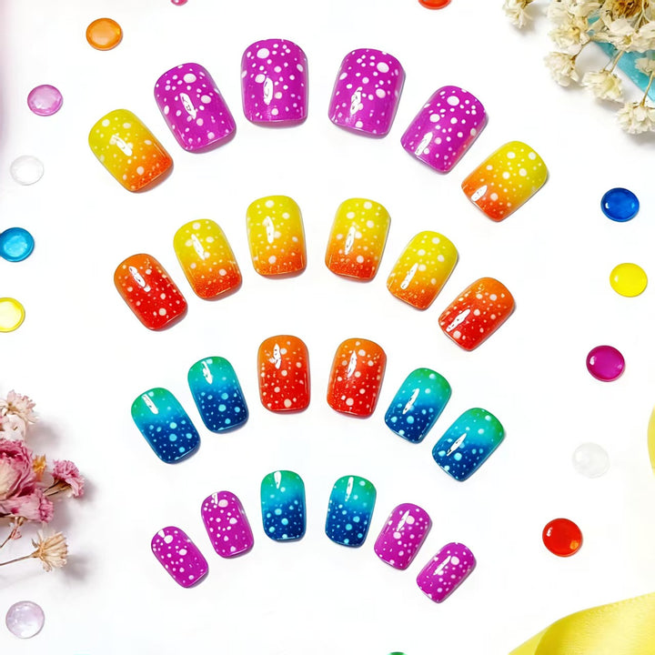Artificial nails in spectacular ombre design Stornfield