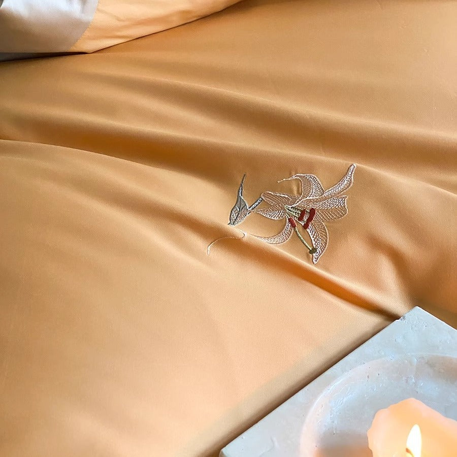 Luxury Cotton-Sateen Duvet Cover Set with Contrast Border and Pillow Shams