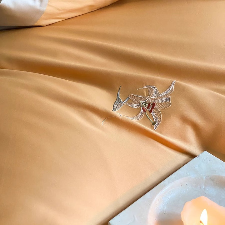 Luxury Cotton-Sateen Duvet Cover Set with Contrast Border and Pillow Shams