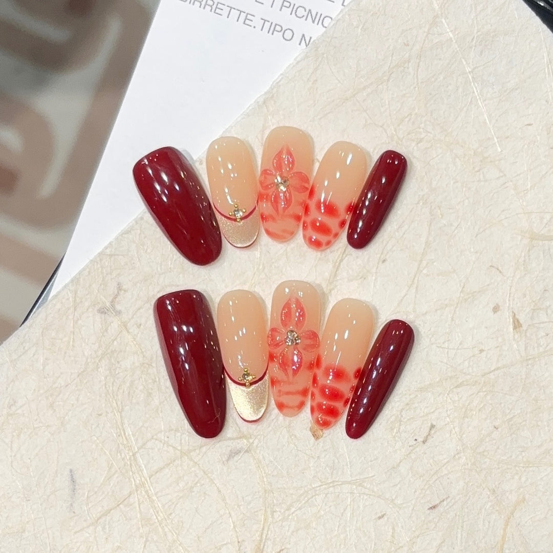 Artificial nails with floral and glamour details Stornfield