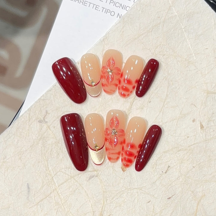 Artificial nails with floral and glamour details Stornfield