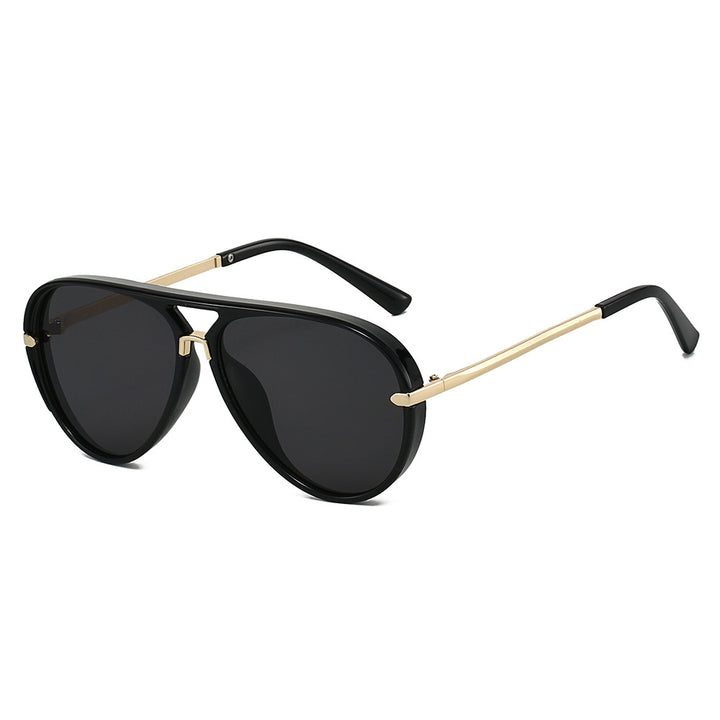 Elegant Aviator Sunglasses with Gold Accents Stornfield