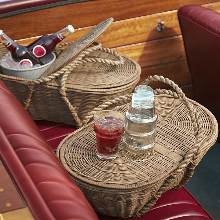 Practical storage basket with lid made of woven natural material Stornfield