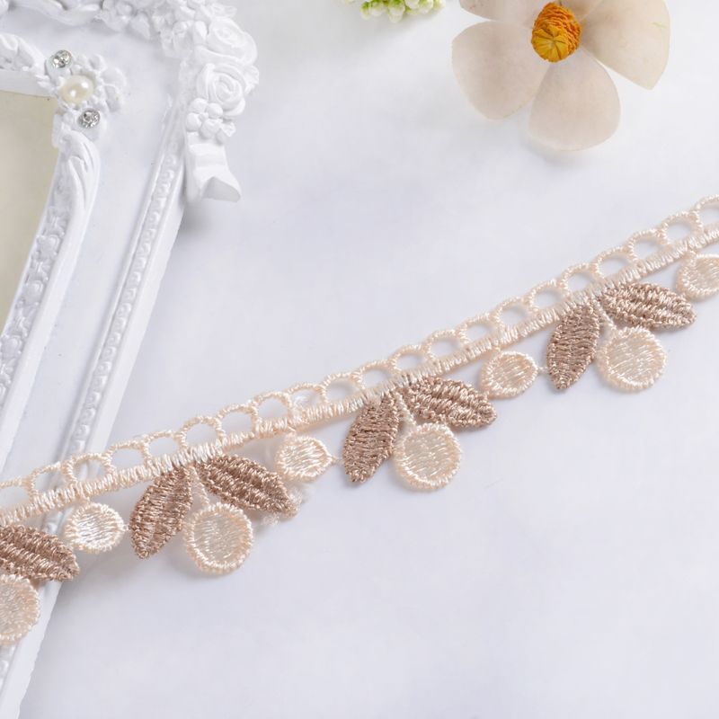 Delicate lace trim Stornfield