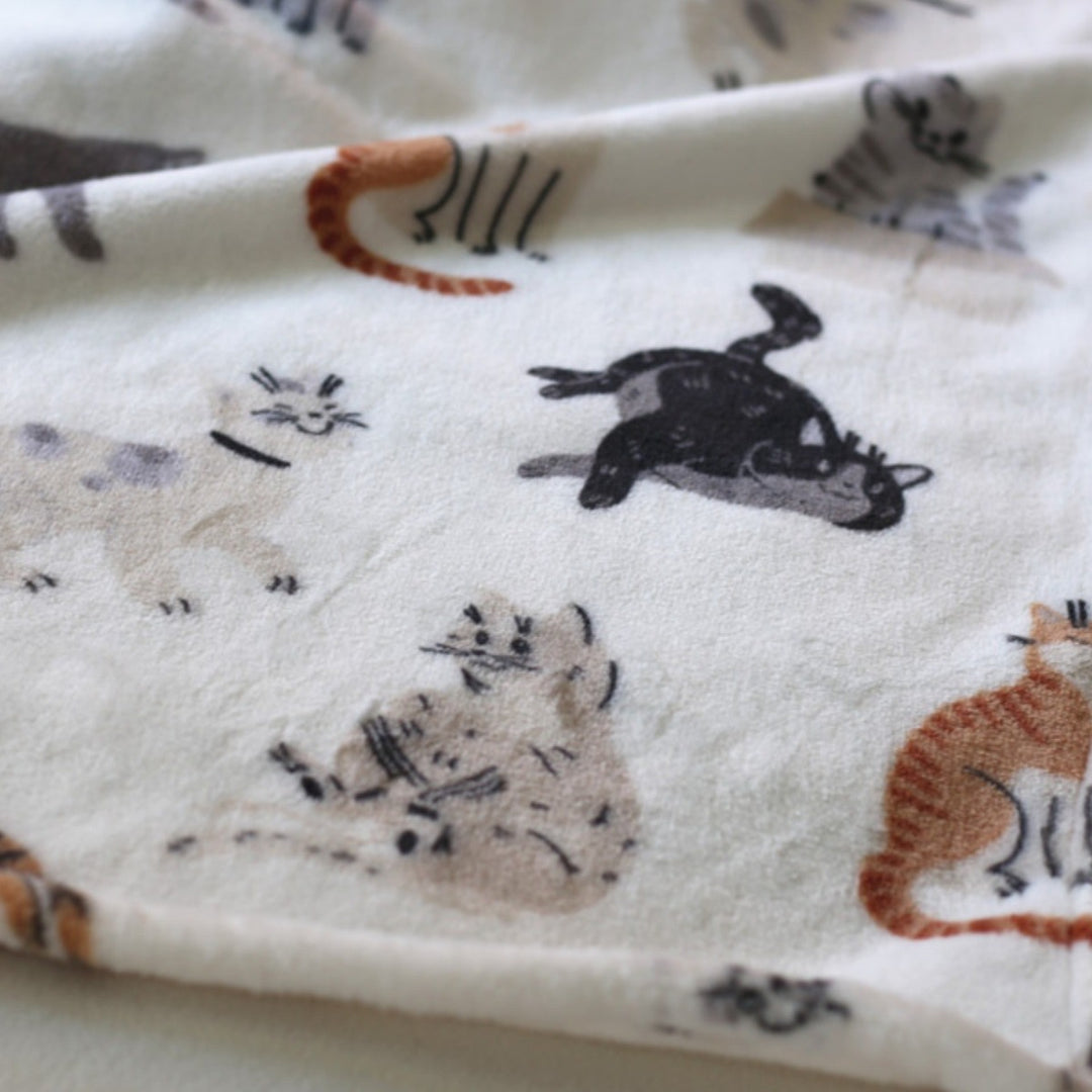 Cozy Unicorn-Themed Fleece Hoodie Blanket